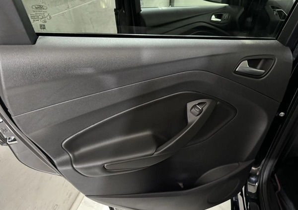 Ford Kuga cena 70500 przebieg: 104000, rok produkcji 2018 z Łęczna małe 529